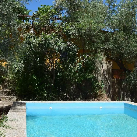 Dos Cipreses